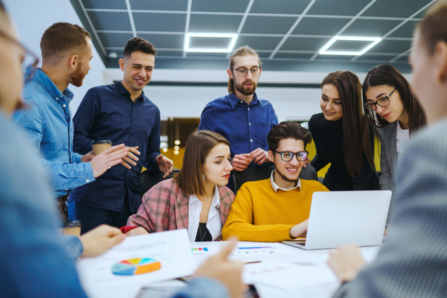Transformación organizacional casos de éxito - Colaboración de equipo como ejemplo de éxito en transformación organizacional